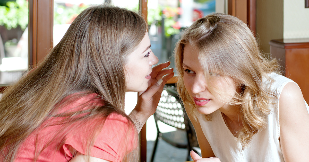 Trzy dni przed ślubem moja przyjaciółka rzuciła mnie z powodu mojej fryzury – a pozostałe przyjaciółki nie pozostały obojętne, aby zemścić się za mnie.