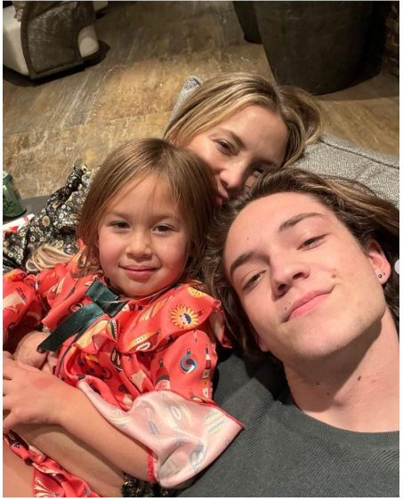 Może ojciec był wpływową osobą, ale na pewno nie chciał brać na siebie odpowiedzialności za dzieci. Dlaczego ta dziewczynka nie miała ojca?