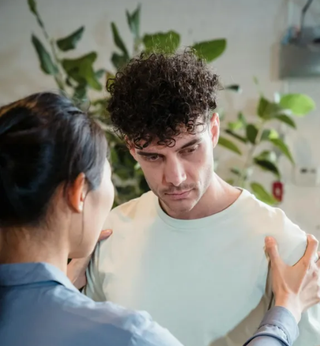 Wieczór weselny został zepsuty przez stare zdjęcie, które znalazłam w pokoju męża.