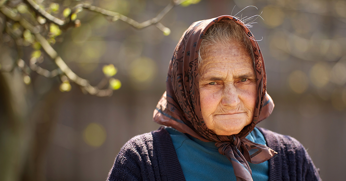 Podczas gdy moja rodzina spierała się o testament mojej babci, ja zostałem z jej ukochanym psem i odkryłem sekret, który pozostawiła po sobie — Historia dnia