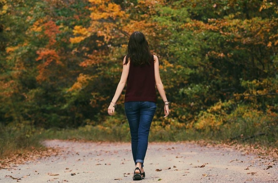 Ojciec towarzyszy swojej niepełnosprawnej córce na balu maturalnym – kilka dni później w skrzynce pocztowej czeka na niego niespodzianka w postaci 10 000 dolarów!