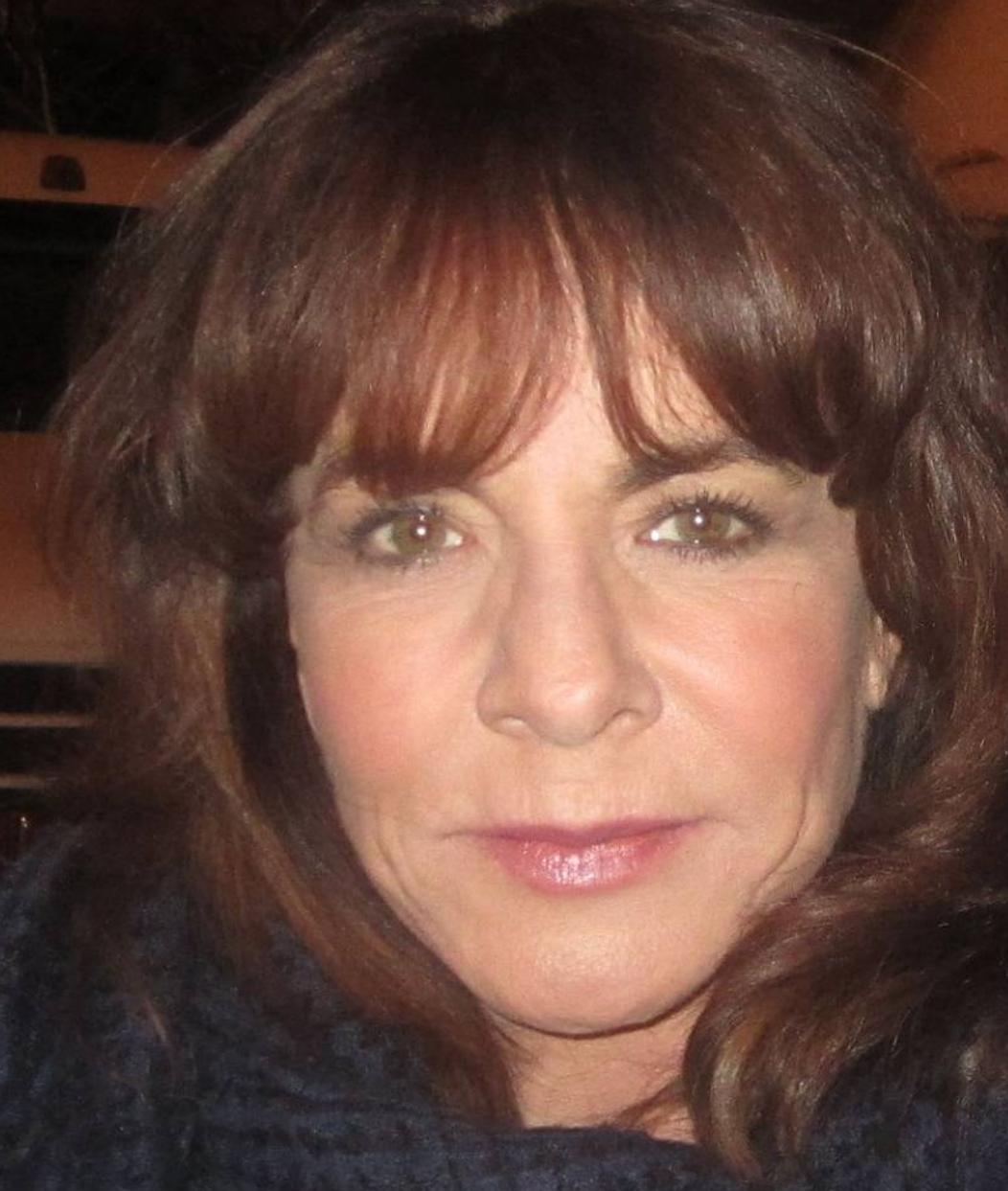 Szokacny powrót: Po dwudziestu latach nieobecności kultowa Rizzo z filmu Grease pojawiła się ponownie – a zmiana jest tak ogromna, że aktorka stała się praktycznie nie do poznania.