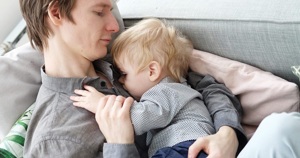 Przez 27 lat wychowywałem porzuconego syna mojego brata jak własnego — teraz wrócił z żądaniami, które sprawiły, że zaniemówiłem.