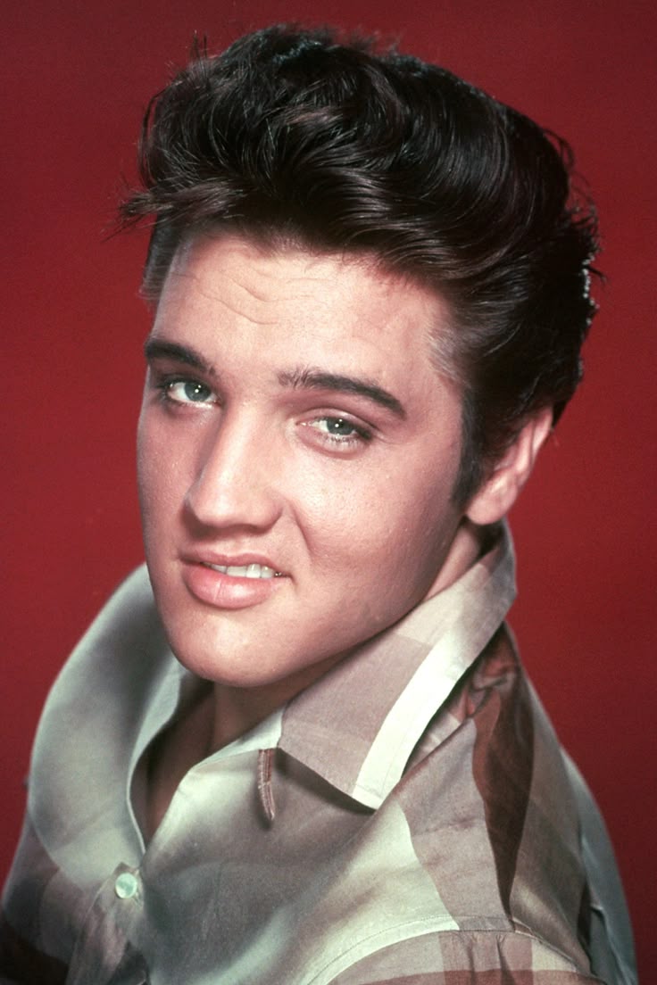 „Blondynka – kopia dziadka Elvisa”. 80-letnia wdowa po Presleyu pokazała 17-letnie wnuczki króla rock and rolla.