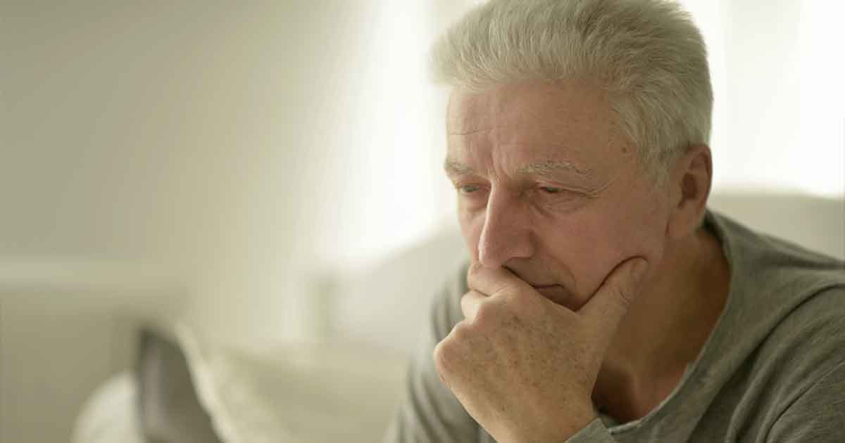 Pięciu surowych motocyklistów znęcało się nad 90-letnim weteranem – po kilku sekundach ziemia zadrżała od ryku motocykli.