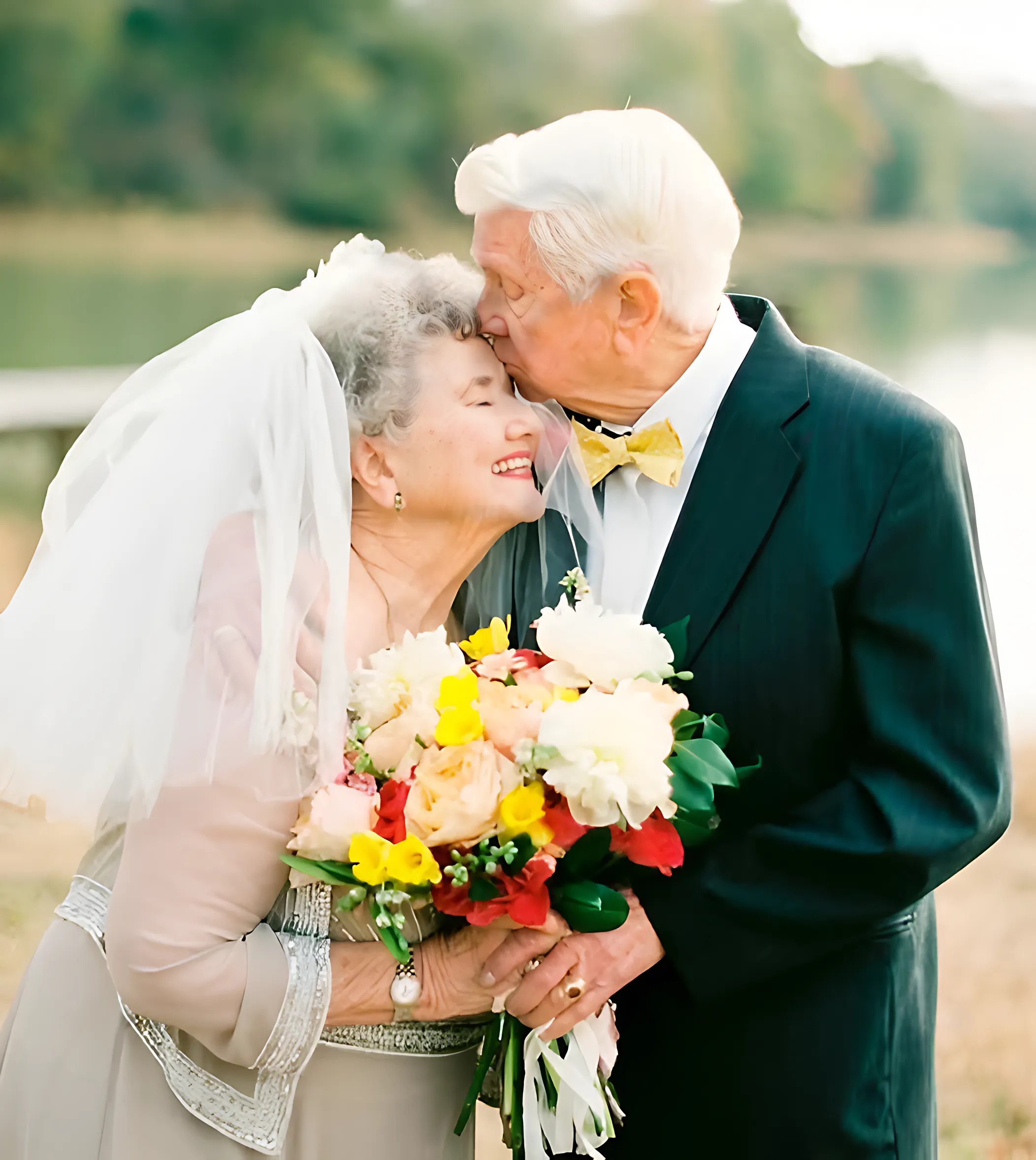 W wieku 75 lat znów znalazłam miłość — ale moja córka mówi, że jestem „żałosna”, ponieważ założyłam suknię ślubną.