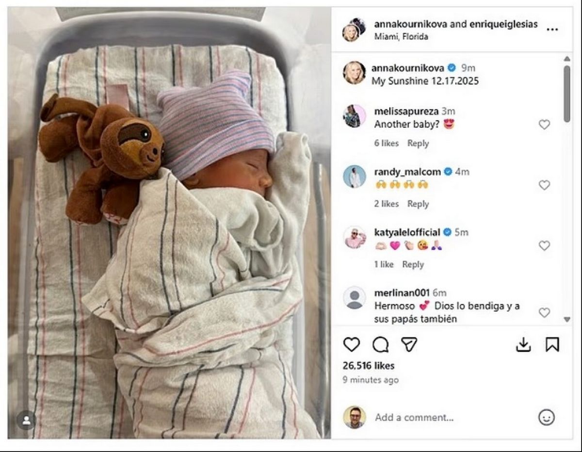 Spokojnie pokazali twarz dziecka i nawet nie zasłonili jej emotikonem, w przeciwieństwie do innych znanych rodziców. 44-letnia Kurnikowa została mamą po raz czwarty.