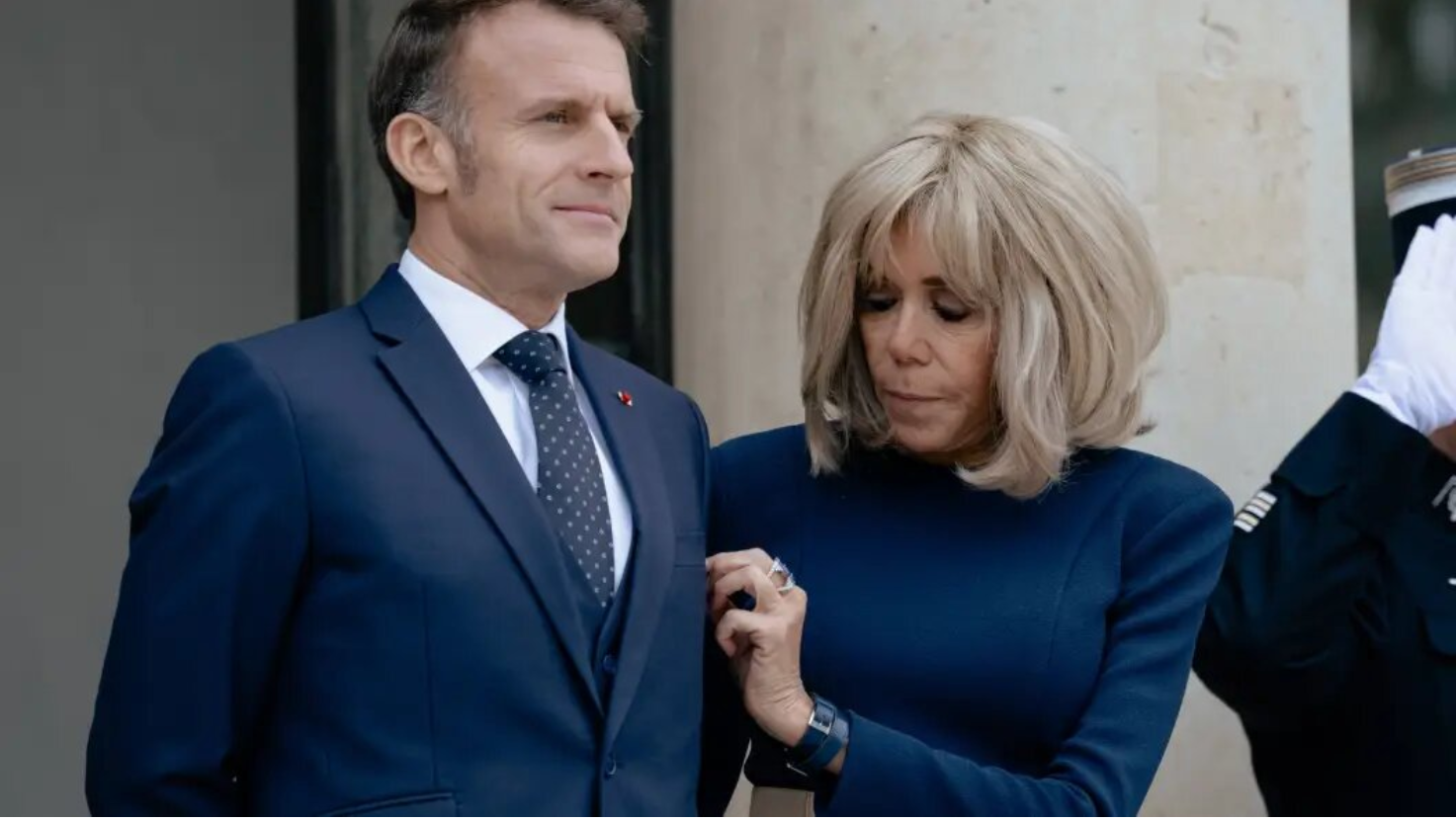 Zdjęcia Brigitte Macron w kostiumie kąpielowym zachwyciły użytkowników sieci