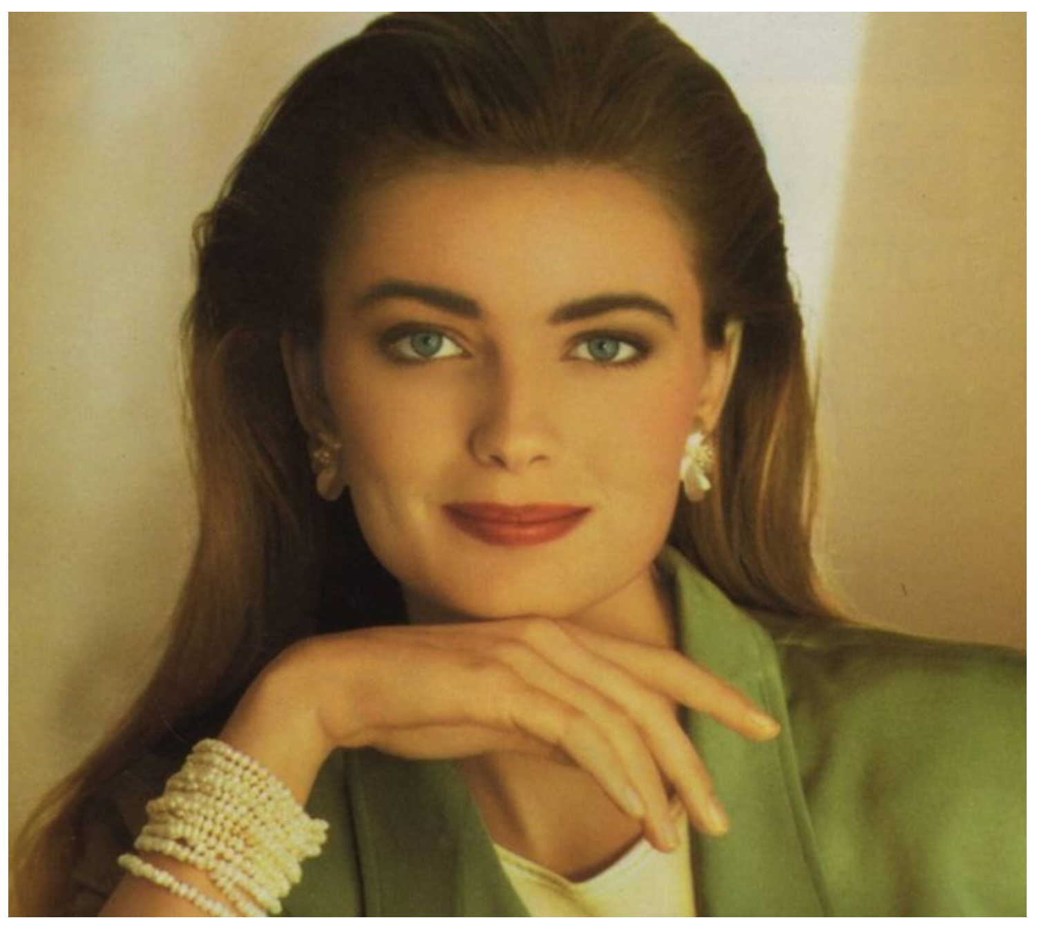 60-letnia modelka pokazała swoje niedoskonałe ciało, co spotkało się z krytyką.