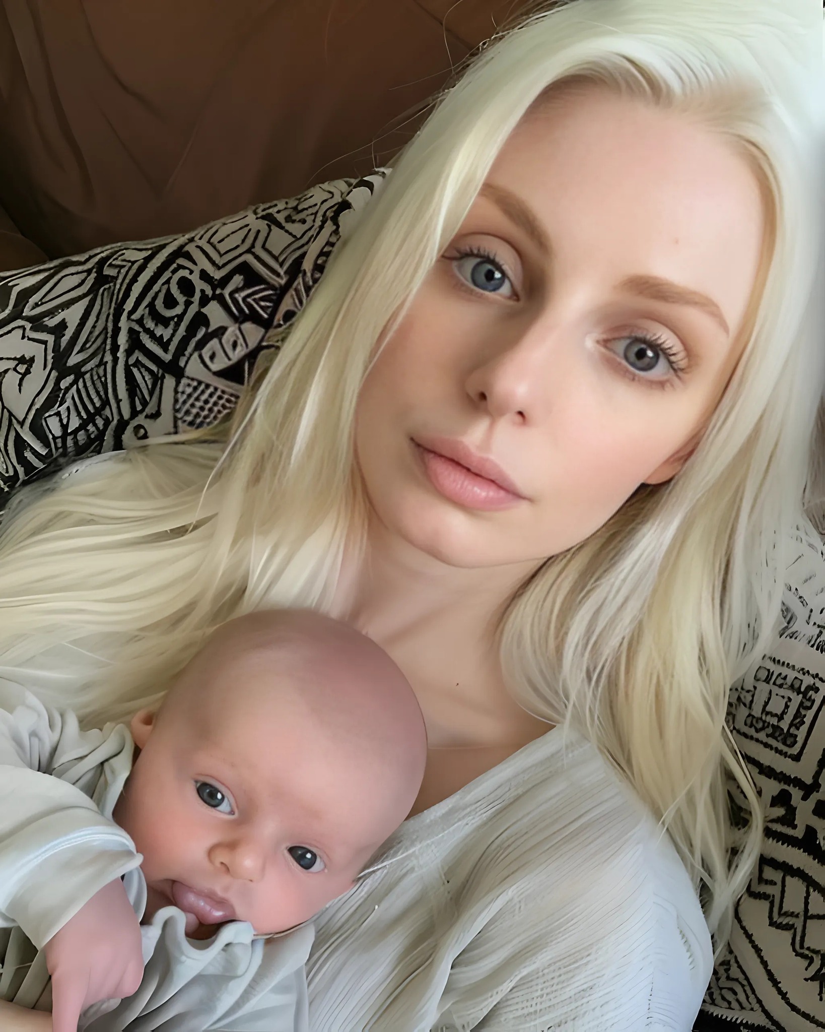 Dwa lata po śmierci mojego pięcioletniego syna usłyszałam, jak ktoś puka do moich drzwi, mówiąc: „Mamo, to ja”.