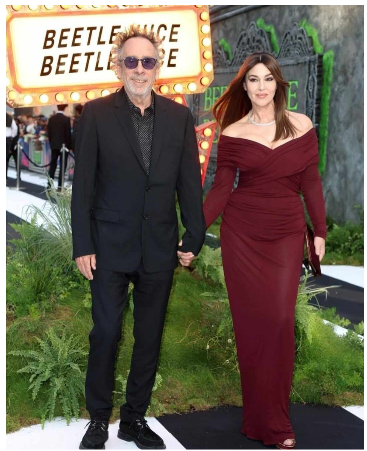 59-letnia Bellucci w bordowej sukience zachwyciła wszystkich. Jak ona jest piękna!