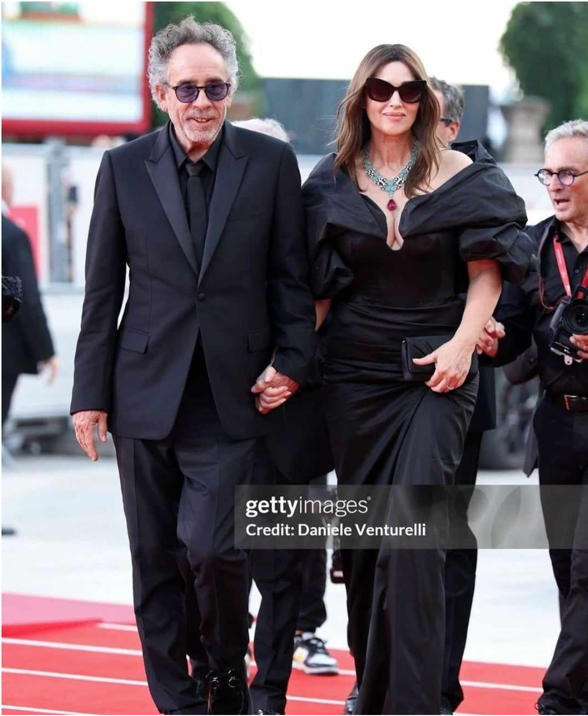 59-letnia Bellucci w bordowej sukience zachwyciła wszystkich. Jak ona jest piękna!