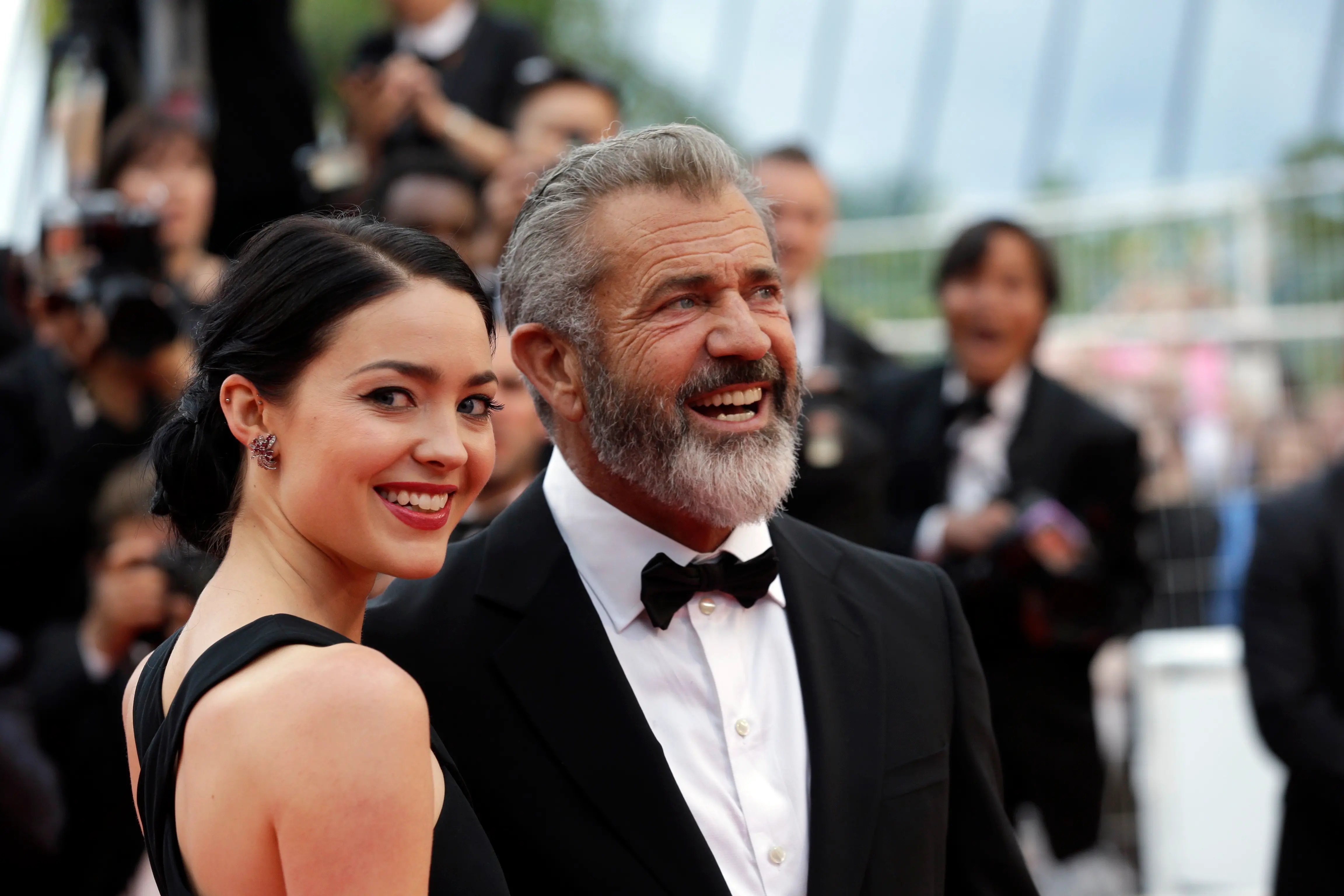 Mel Gibson i Rosalind Ross rozstają się po 9 latach: „Smutno nam kończyć ten rozdział naszego życia”.