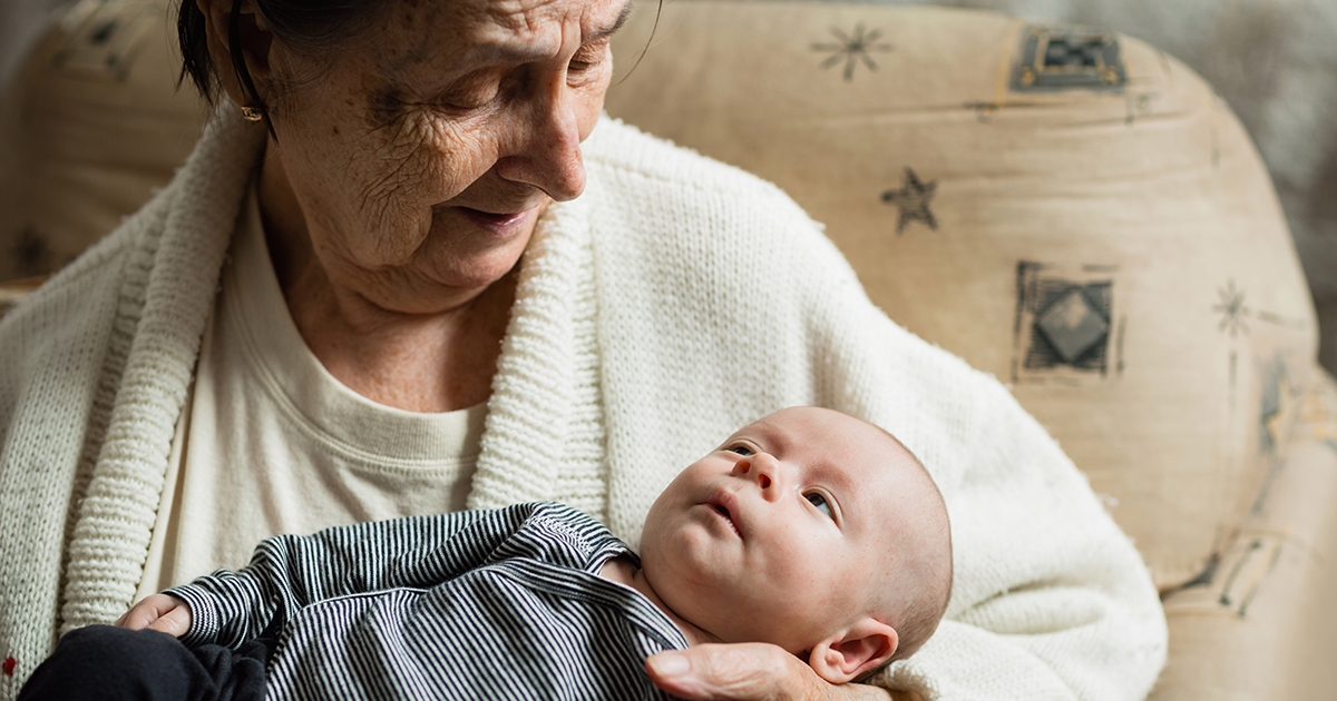 Mam sześćdziesiąt osiem lat i cała opieka nad moją małą wnuczką spoczywa teraz wyłącznie na mnie. Pół roku temu zmarł mój syn i jego żona, a ich nowo narodzona córeczka Grace pozostała pod moją opieką.