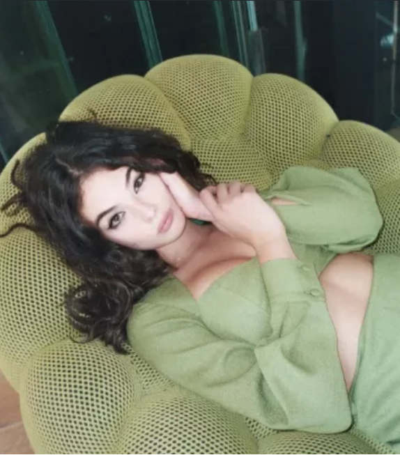 „Dziewczyna przewyższyła matkę, która wcześniej nie miała sobie równych”: córka Moniki Bellucci podzieliła się zdjęciami