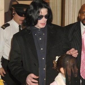 „Niepublikowane dotąd zdjęcie paparazzi ujawnia inne oblicze!”: Czy rozpoznajesz tę gwiazdę?