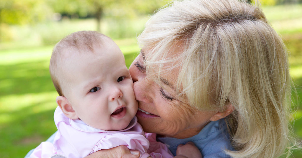Mam sześćdziesiąt osiem lat i cała opieka nad moją małą wnuczką spoczywa teraz wyłącznie na mnie. Pół roku temu zmarł mój syn i jego żona, a ich nowo narodzona córeczka Grace pozostała pod moją opieką.