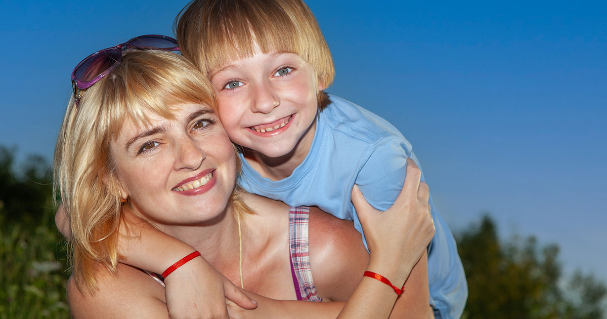 Mąż zostawił tę kobietę dla innej... sama wychowała trzech odnoszących sukcesy synów, a wiele lat później on wrócił i poprosił dzieci, aby go utrzymywały i dały mu milion dolarów... ona powiedziała tylko trzy zdania, po których on żałował, że kiedyś odszedł...