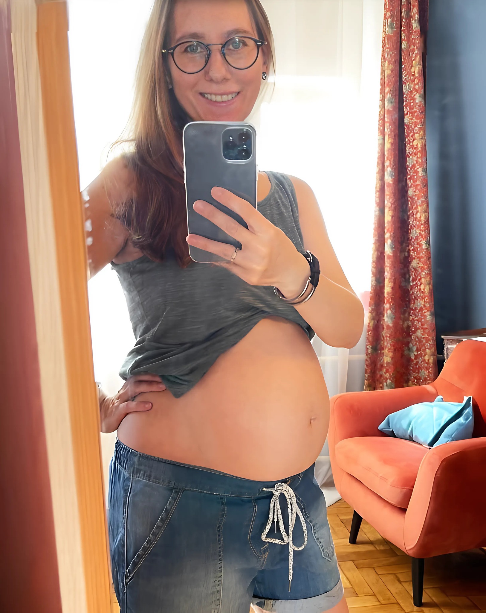 Sekretarka mojego męża, która była w ciąży, chciała przejąć moją rezydencję — ale nie wiedziała, że od dawna przygotowywałam się na ich zdradę.