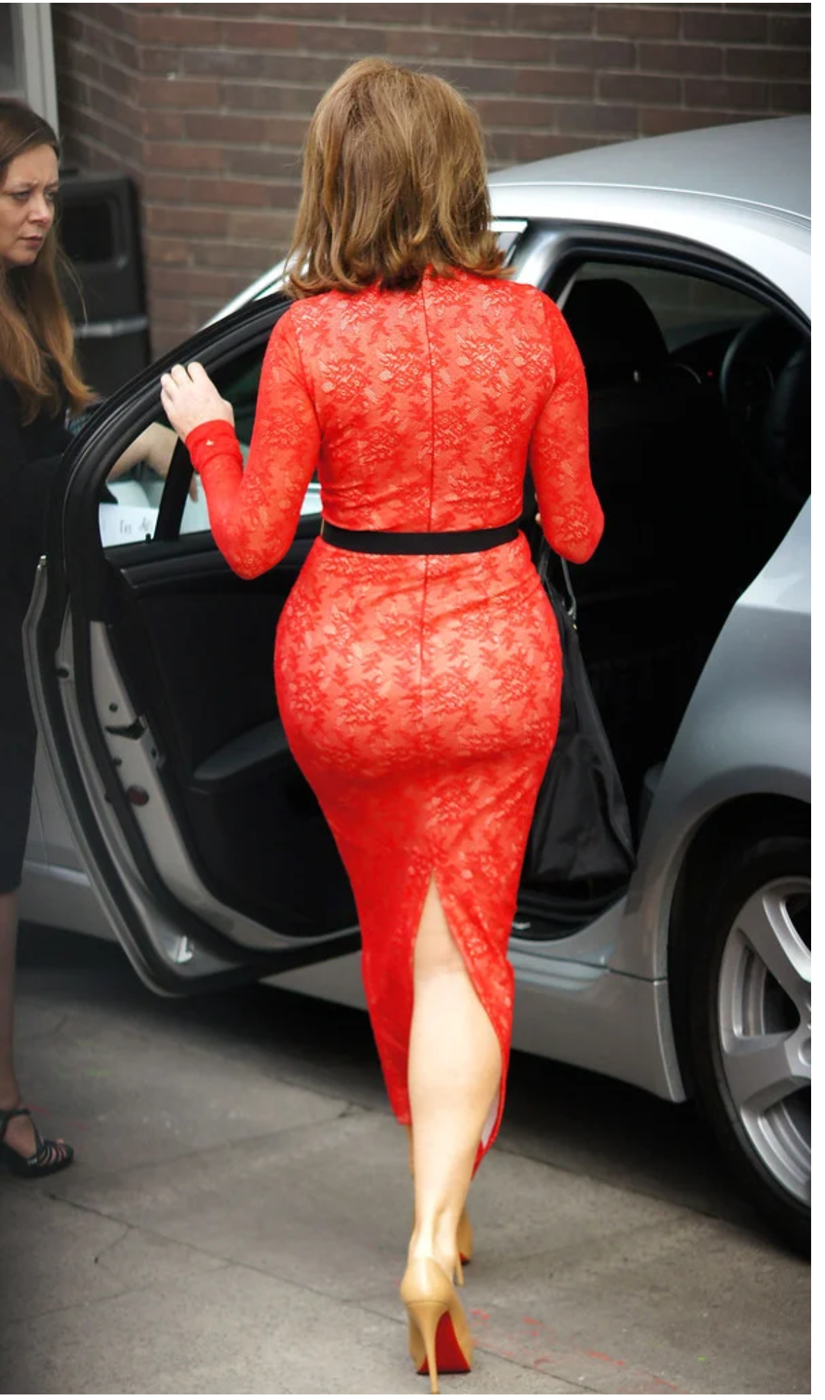 Apetyczne i jędrne kształty Carol Vorderman doprowadzają do szaleństwa. Spójrzcie tylko!