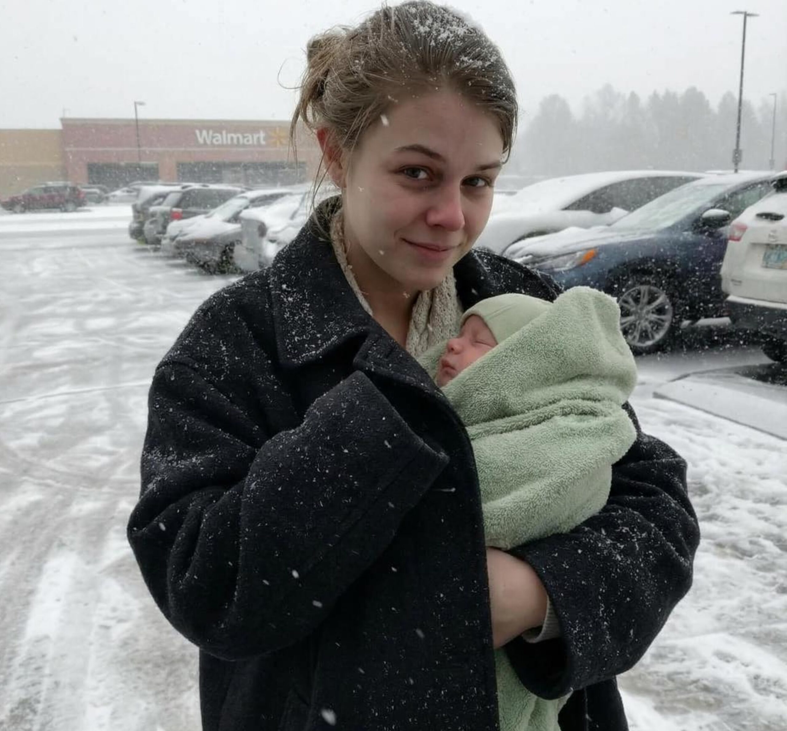 Oddałem swój płaszcz zmarzniętej, głodnej matce i jej dziecku – tydzień później dwóch mężczyzn w garniturach zapukało do moich drzwi i powiedziało: „Nie ujdzie ci to na sucho”.