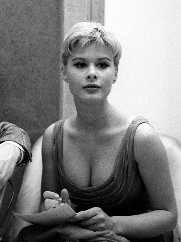 Legendarna piękność przeszłości, która zrezygnowała z głośnej sławy na rzecz własnego spokoju.