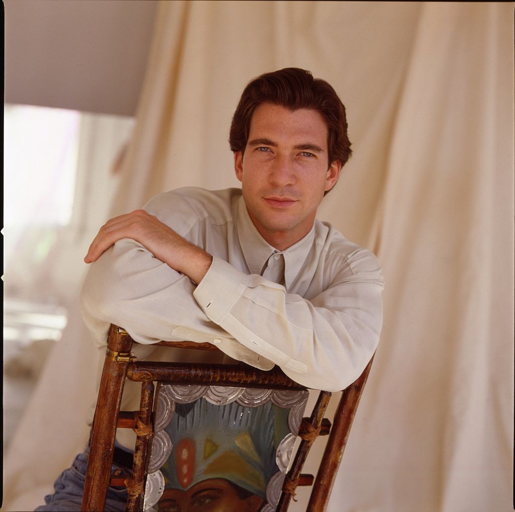 Wstał z popiołów ubóstwa i przemocy, aby stać się jednym z najseksowniejszych mężczyzn telewizji.