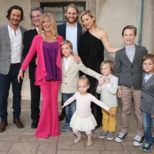 „Ona miała dwadzieścia lat, a on zaledwie piętnaście, kiedy się zakochali”: ta hollywoodzka para jest dumna ze swojego szczęśliwego, długoletniego wspólnego życia.