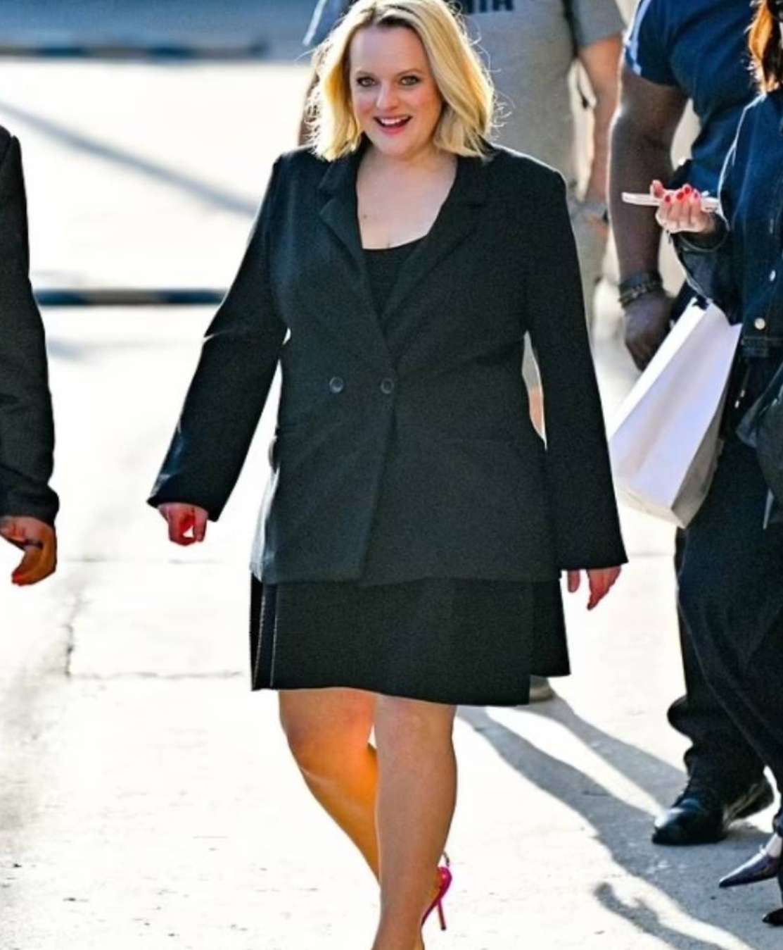 Kiedyś była jedną z najbardziej rozpoznawalnych twarzy telewizji, ale dziś trudno ją rozpoznać. Zgadniesz, o którą aktorkę chodzi?