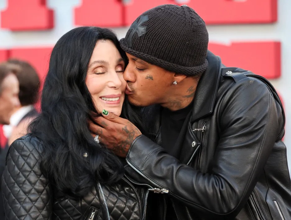 Wystawne wesele z welonem i suknią ślubną w przededniu 80. urodzin! Cher zamierza poślubić 39-letniego wybranka.