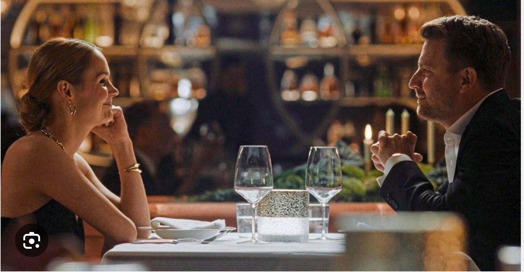 Mój mąż zaprosił mnie na ważną kolację biznesową z japońskim klientem. Uśmiechałam się, kiwałam głową i wydawało się, że idealnie odgrywam rolę żony-ozdoby.