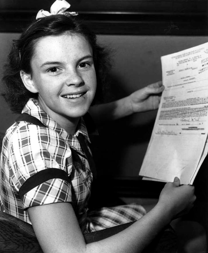 Od chaosu dzieciństwa do legendy Hollywoodu: tragiczny triumf Judy Garland