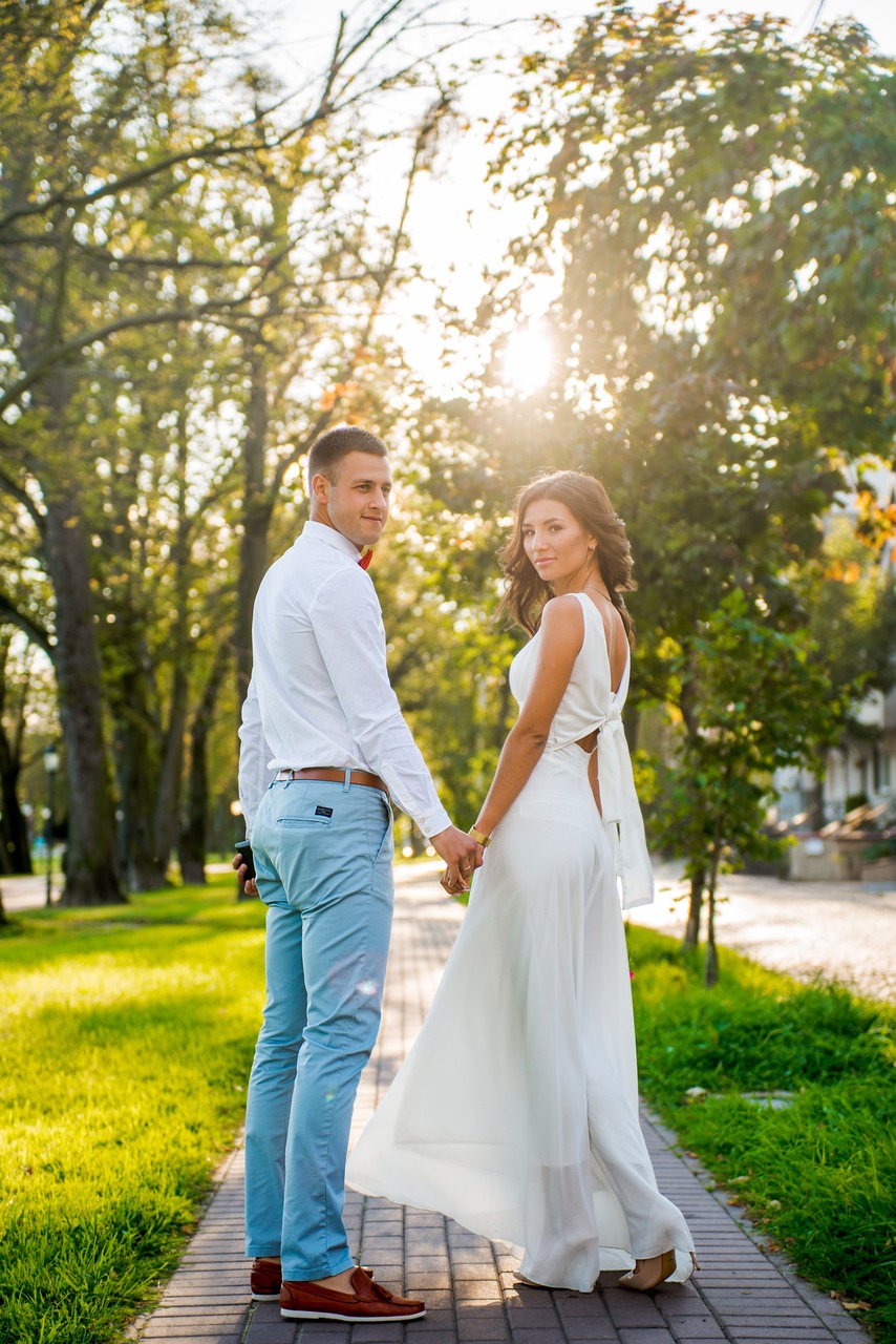 Nowa żona mojego byłego męża wyrzuciła moją córkę z rodzinnego zdjęcia podczas swojego ślubu i krzyknęła: „Nie jesteś moją rodziną!”.