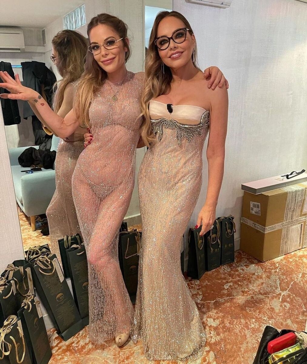 70-letnia Muti pojawiła się wraz ze swoją 51-letnią córką, a fani dosłownie zamarli przed ekranami, próbując zrozumieć: „Która z nich to Ornella?”.