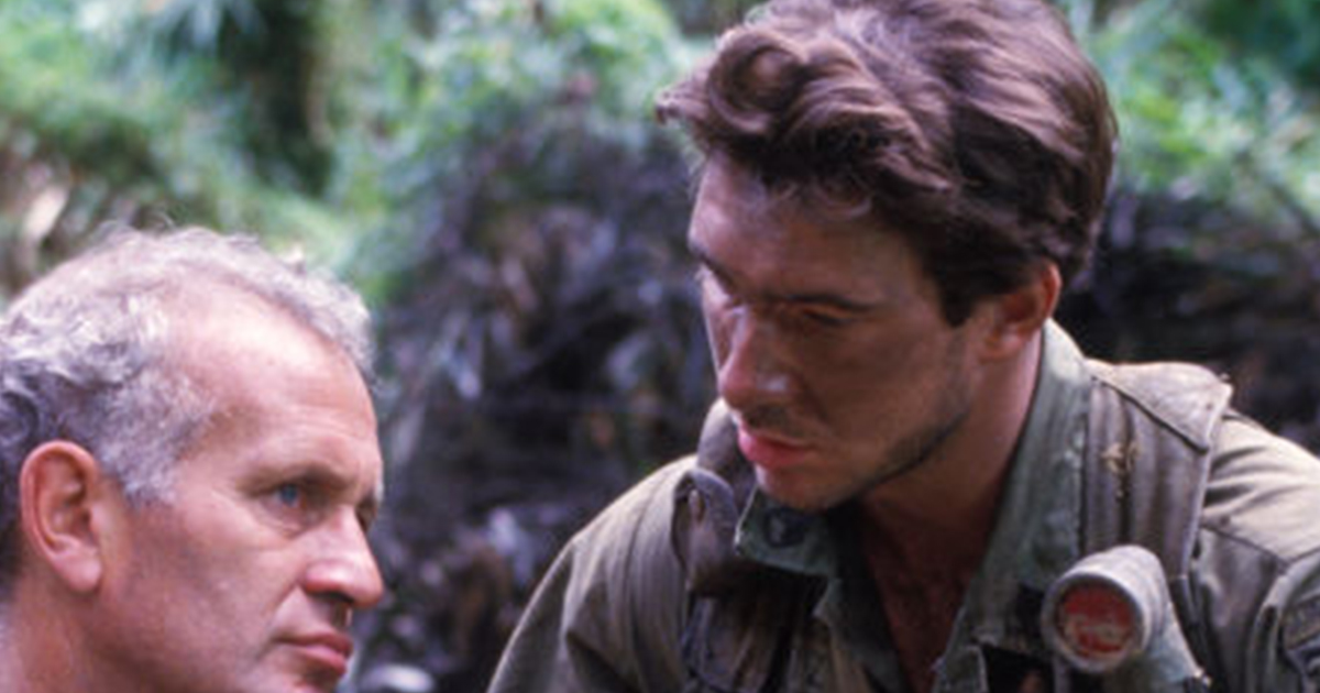 Wstał z popiołów ubóstwa i przemocy, aby stać się jednym z najseksowniejszych mężczyzn telewizji.