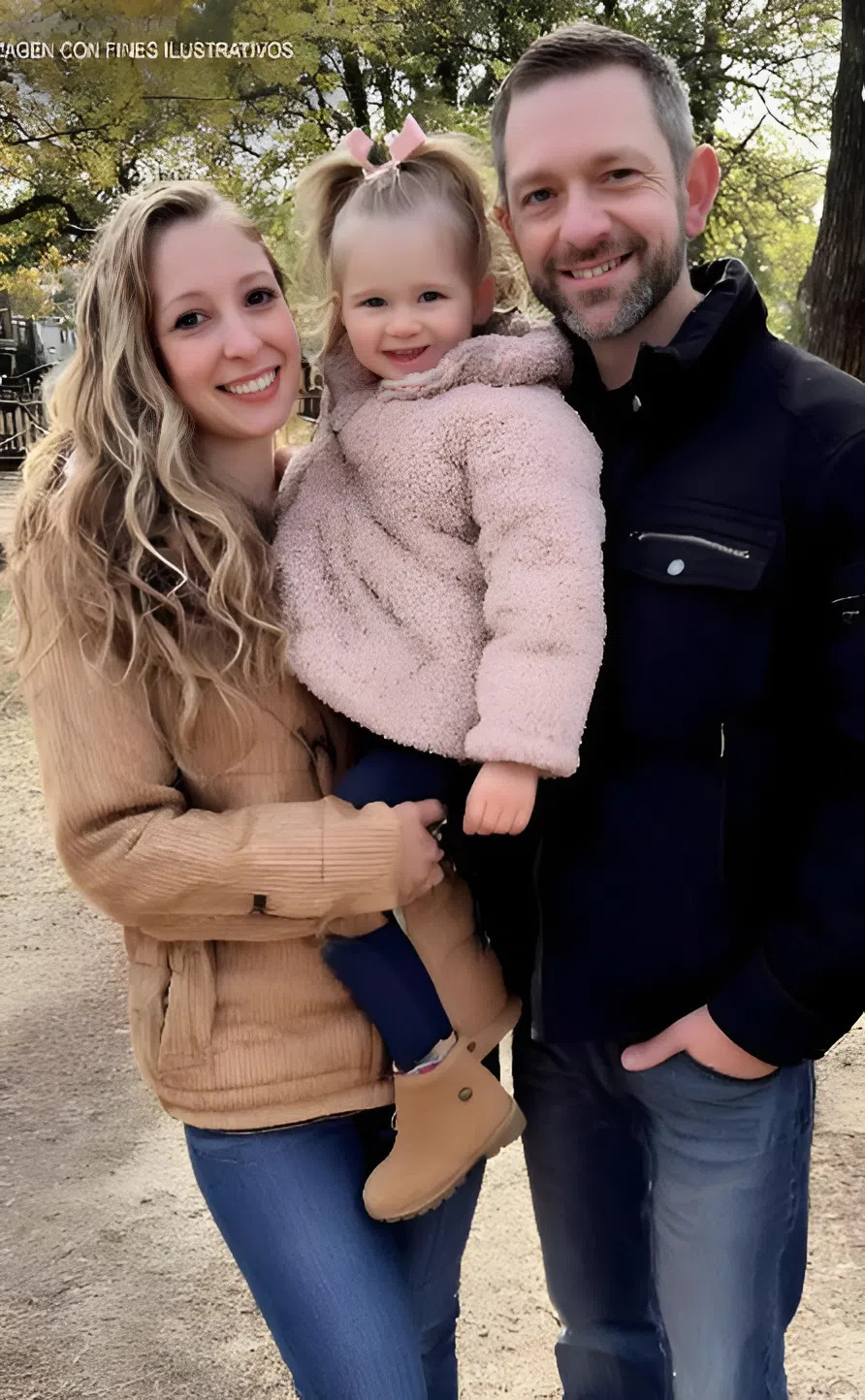 Mój mąż dostał świąteczny prezent od swojej pierwszej miłości — po tym, jak otworzył go przed nami, nic nie było już takie samo.