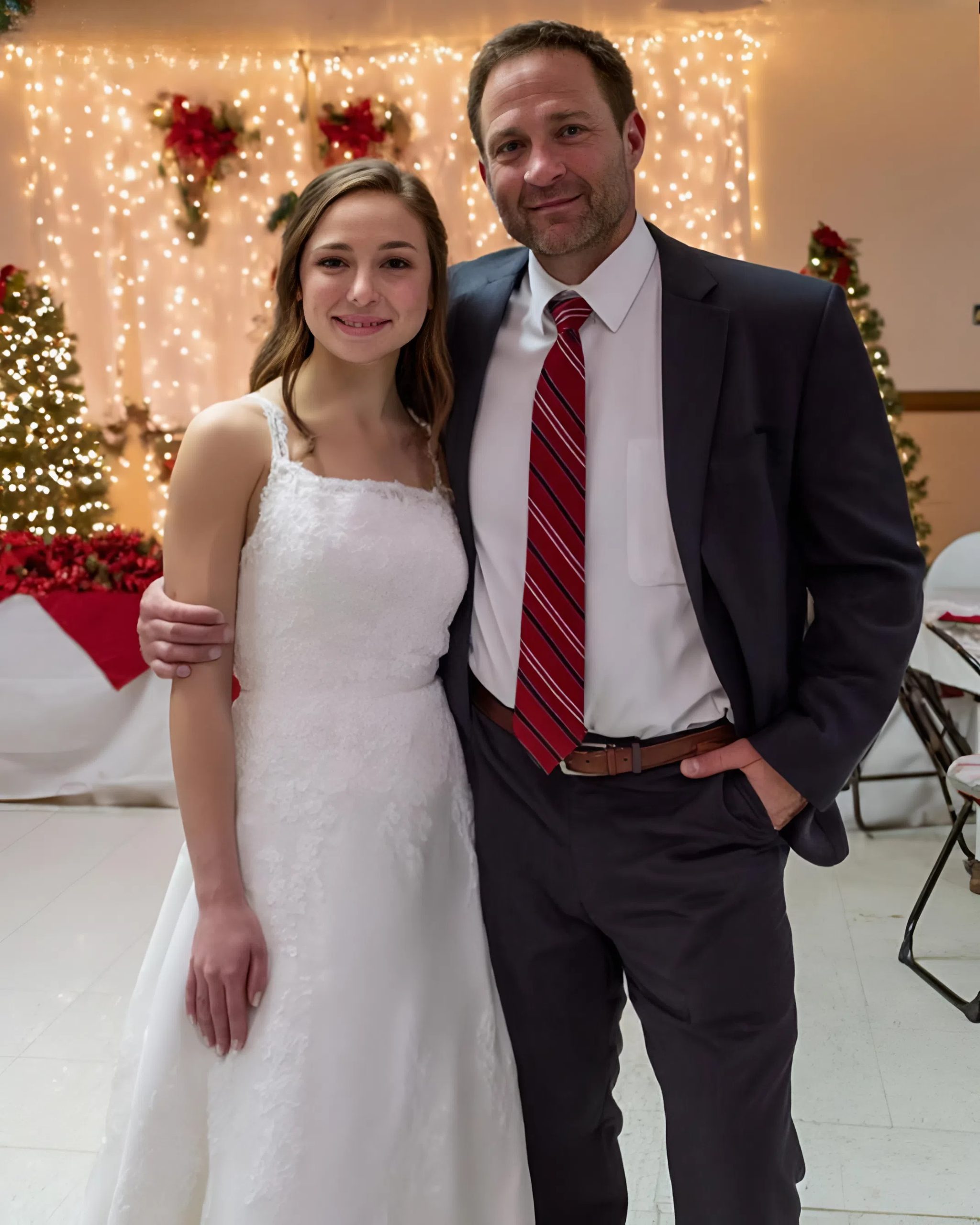 Moja teściowa upokorzyła mojego syna za wykonanie mojej sukni ślubnej na szydełku – to, co zrobił mój mąż, sprawiło, że pokochałam go jeszcze bardziej.