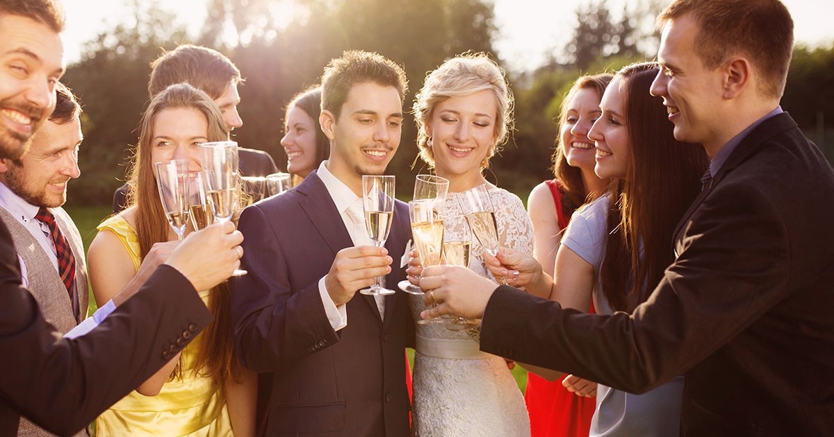 Nowa żona mojego byłego męża wyrzuciła moją córkę z rodzinnego zdjęcia podczas swojego ślubu i krzyknęła: „Nie jesteś moją rodziną!”.