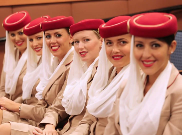 10 wymagań dotyczących wyglądu stewardess, o których nie wypada mówić głośno