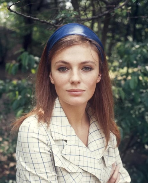 Gwiazda filmowa lat 60., niegdyś określana mianem „najpiękniejszej kobiety wszech czasów”, szokuje swoją przemianą: czy potrafisz odgadnąć, kim ona jest?