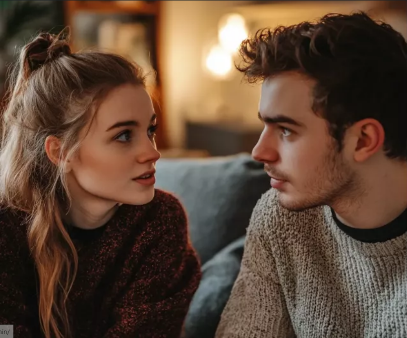 Mój mąż podarował mi na urodziny mopa i powiedział, żebym „znała swoje miejsce” — następnego dnia nieznajomy podarował mi nowy samochód.