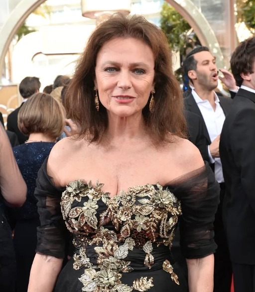 Gwiazda filmowa lat 60., niegdyś określana mianem „najpiękniejszej kobiety wszech czasów”, szokuje swoją przemianą: czy potrafisz odgadnąć, kim ona jest?