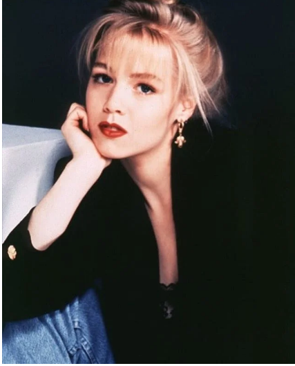 20 eleganckich kobiet z lat 90., które nie potrzebowały silikonu ani photoshopa. Spójrzcie tylko na nie!