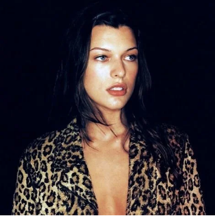 20 eleganckich kobiet z lat 90., które nie potrzebowały silikonu ani photoshopa. Spójrzcie tylko na nie!