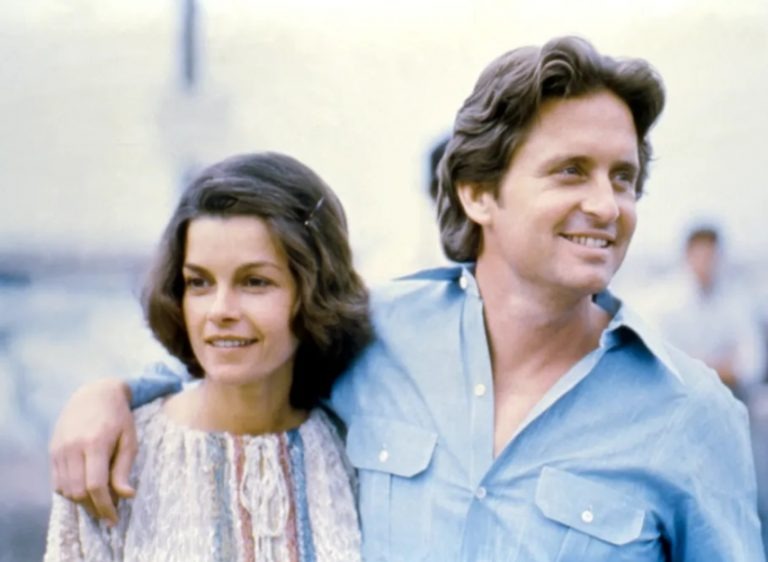 Ten aktor ma na tym zdjęciu zaledwie osiemnaście lat! Czy potrafisz zgadnąć, kim jest dzisiaj?