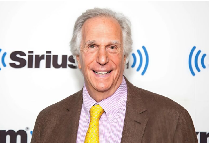 Rodzicom wydawało się, że jest niezwykle głupi i nie mieli nadziei, że w przyszłości przyniesie im korzyści. Chłopiec nie interesował się czytaniem, a popularność zdobył w inny sposób.