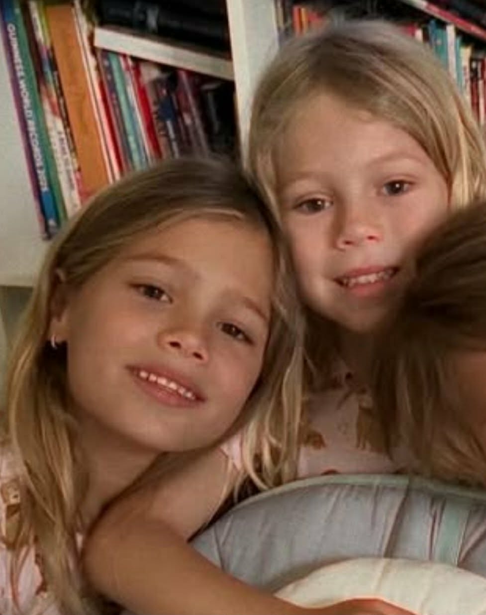 Blond loki i brązowe oczy taty! Podczas gdy Kurnikowa opiekuje się nowo narodzonym synem, jej mąż Iglesias opublikował filmik z córką.