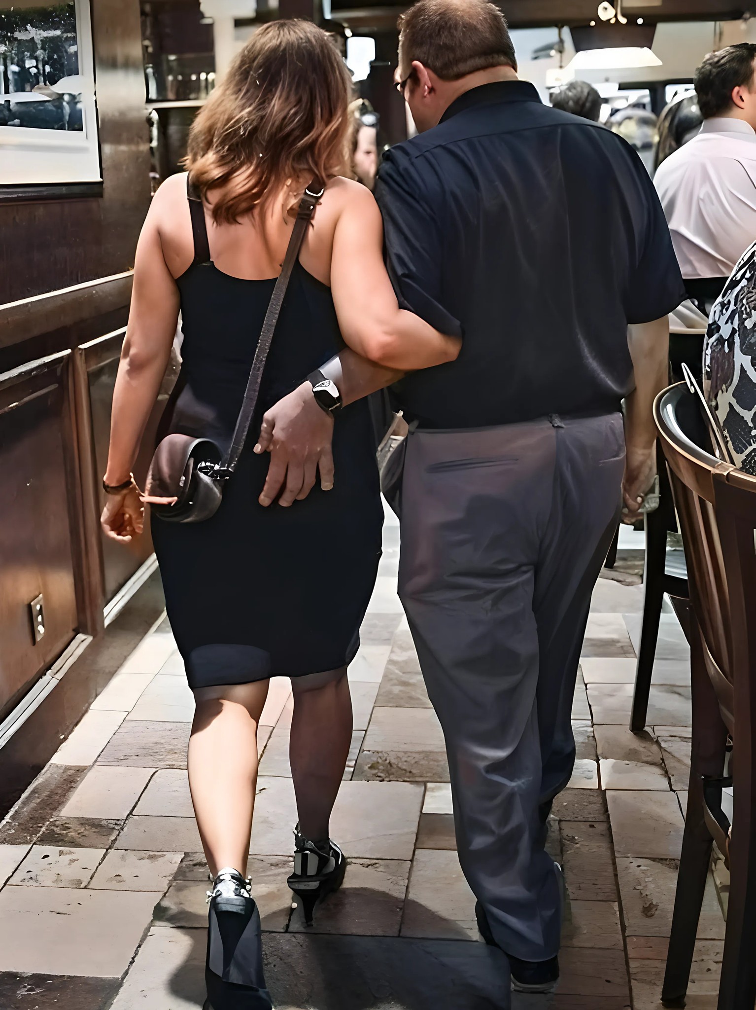 Mój mąż przyprowadził do domu swoją ciężarną kochankę i kazał mi przeprowadzić się do mamy – moja zemsta była okrutna.