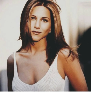 20 eleganckich kobiet z lat 90., które nie potrzebowały silikonu ani photoshopa. Spójrzcie tylko na nie!