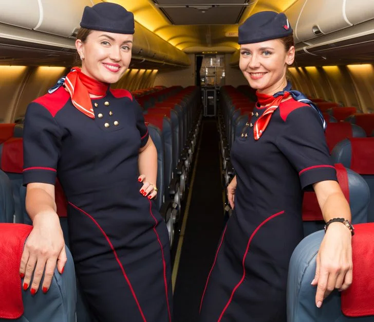10 wymagań dotyczących wyglądu stewardess, o których nie wypada mówić głośno